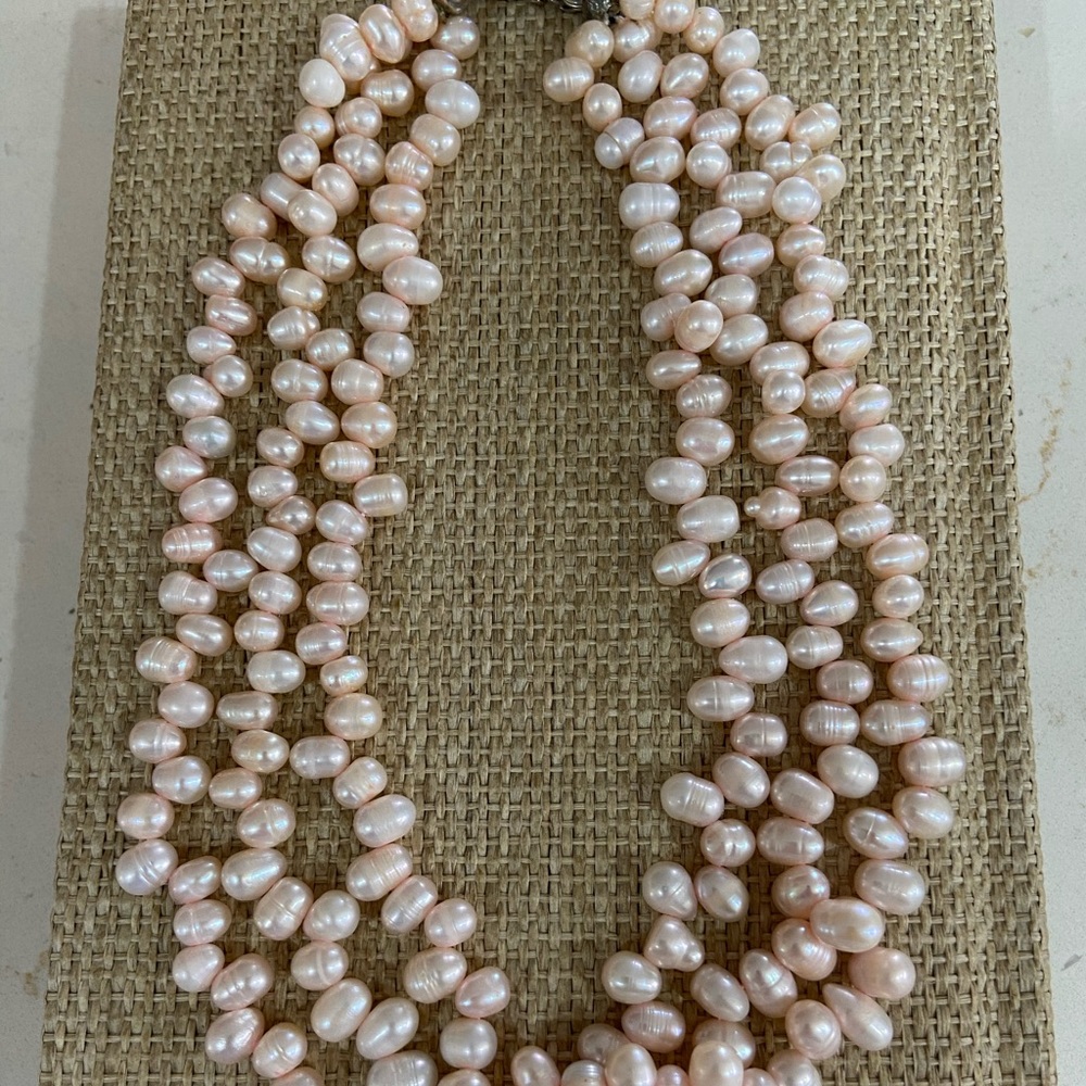 Freshwater pearl necklace